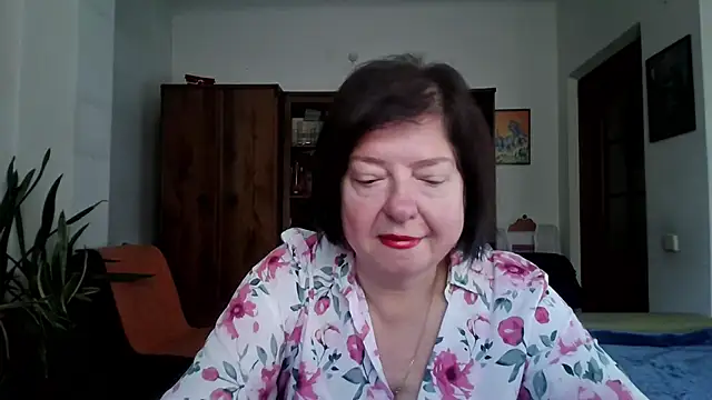 Snapshot of Violet_Pulse chatting on 10-31-25, 09:32 Violet Pulse online show from 10-31-25, 09:32