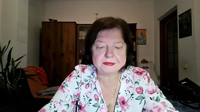 Snapshot of Violet_Pulse chatting on 11-08-25, 04:18 Violet Pulse online show from 11-08-25, 04:18