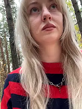 Snapshot of RonnieKiss chatting on 09-21-25, 04:58 RonnieKiss online show from 09-21-25, 04:58