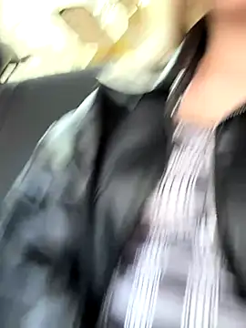 Snapshot of RonnieKiss chatting on 09-23-25, 02:36 RonnieKiss online show from 09-23-25, 02:36