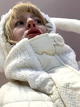 Snapshot of RonnieKiss chatting on 09-29-25, 04:17 RonnieKiss online show from 09-29-25, 04:17