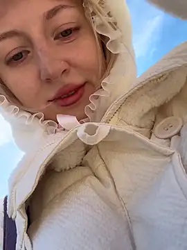 Snapshot of RonnieKiss chatting on 10-09-25, 04:21 RonnieKiss online show from 10-09-25, 04:21