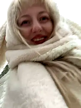 Snapshot of RonnieKiss chatting on 10-13-25, 04:45 RonnieKiss online show from 10-13-25, 04:45