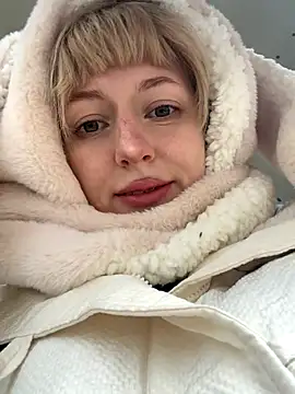 Snapshot of RonnieKiss chatting on 10-16-25, 04:57 RonnieKiss online show from 10-16-25, 04:57