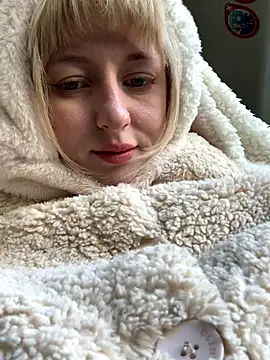 Snapshot of RonnieKiss chatting on 10-18-25, 05:32 RonnieKiss online show from 10-18-25, 05:32