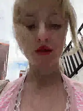 Snapshot of RonnieKiss chatting on 11-21-25, 05:39 RonnieKiss online show from 11-21-25, 05:39