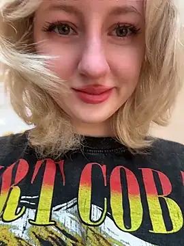 RonnieKiss online show from 04-26-26, 02:20