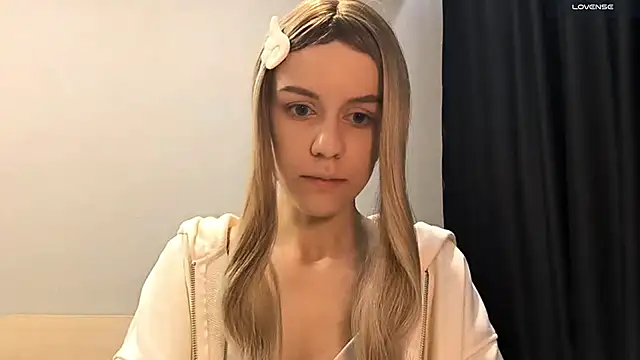 Snapshot of LesterHasting chatting on 10-15-25, 06:19 LesterHasting online show from 10-15-25, 06:19