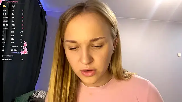 Snapshot of TanekaBoitel chatting on 10-21-25, 11:11 TanekaBoitel online show from 10-21-25, 11:11