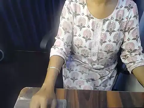 priya gupta7 online show from 10-27-25, 03:05