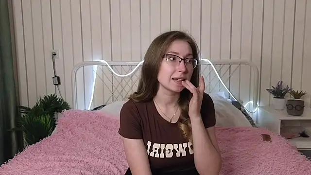 DaliaRadtke online show from 10-05-25, 06:06