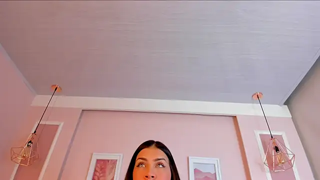 Snapshot of Sarah_Reidd chatting on 10-25-25, 12:13 Sarah Reidd online show from 10-25-25, 12:13