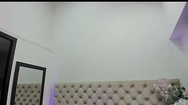 AnyaSosa  online show from 10-16-25, 01:45