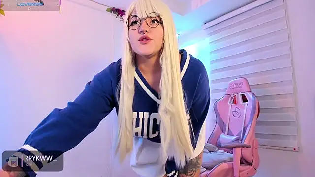 Berrykww  online show from 09-30-25, 10:15