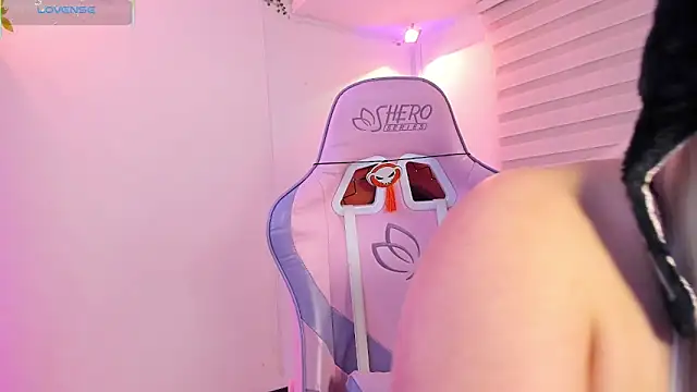 Berrykww  online show from 10-04-25, 01:42