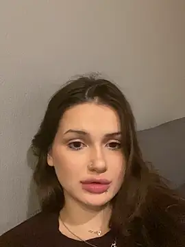 SoShyEmmyyy online show from 09-29-25, 08:02