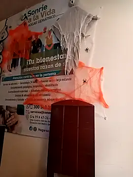 Snapshot of ANDREA-10_ chatting on 10-30-25, 02:18 ANDREA-10 online show from 10-30-25, 02:18