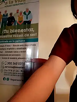 Snapshot of ANDREA-10_ chatting on 12-04-25, 01:31 ANDREA-10 online show from 12-04-25, 01:31