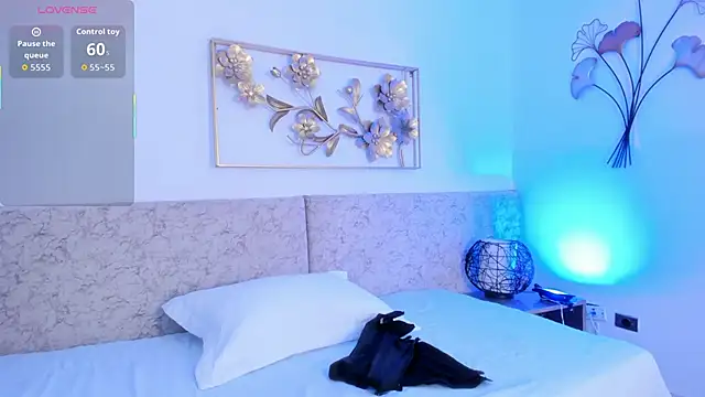 Snapshot of _Malak chatting on 11-20-25, 06:29 Malak online show from 11-20-25, 06:29