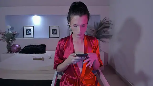 Snapshot of IsabelFernandez chatting on 10-02-25, 05:25 IsabelFernandez online show from 10-02-25, 05:25