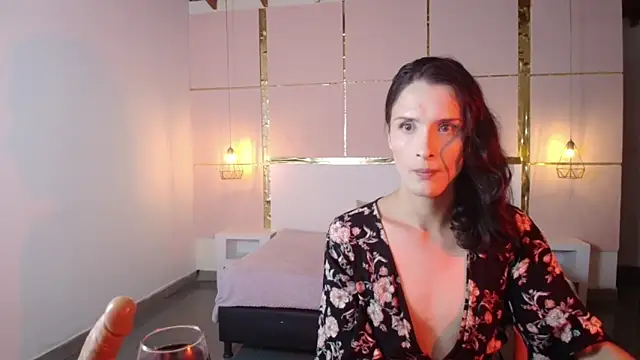 Snapshot of IsabelFernandez chatting on 10-06-25, 01:14 IsabelFernandez online show from 10-06-25, 01:14