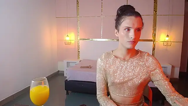 Snapshot of IsabelFernandez chatting on 10-10-25, 05:28 IsabelFernandez online show from 10-10-25, 05:28