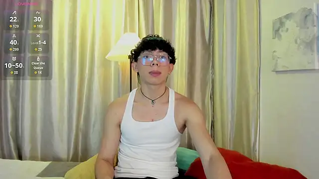 Snapshot of liam_twiink chatting on 04-30-26, 07:31 liam twiink online show from 04-30-26, 07:31