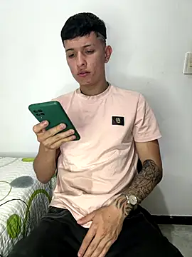 Snapshot of Dav_oviedo chatting on 10-09-25, 03:15 Dav oviedo online show from 10-09-25, 03:15