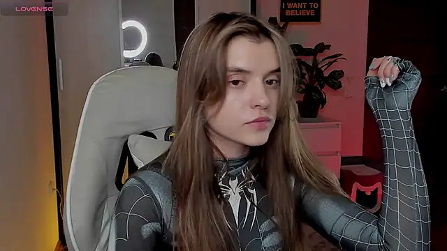 CharmingVixen online show from 09-24-25, 06:00