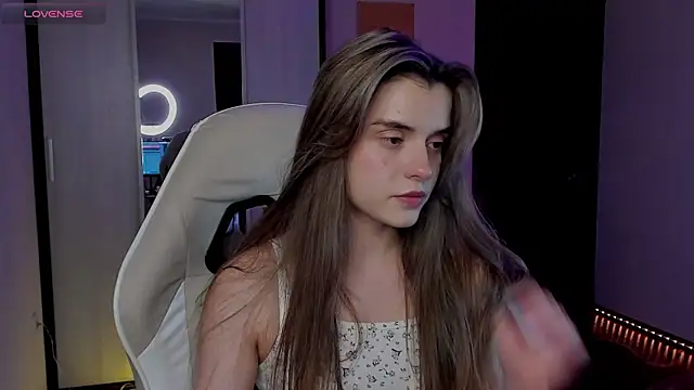 CharmingVixen online show from 09-26-25, 05:50