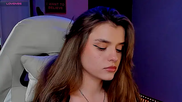 CharmingVixen online show from 10-11-25, 07:45