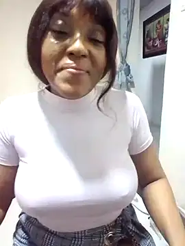 Snapshot of SONDRADAYAN chatting on 09-29-25, 12:16 SONDRADAYAN online show from 09-29-25, 12:16