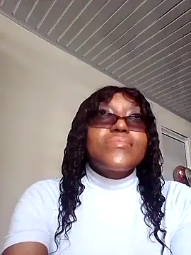 Snapshot of SONDRADAYAN chatting on 10-03-25, 09:01 SONDRADAYAN online show from 10-03-25, 09:01