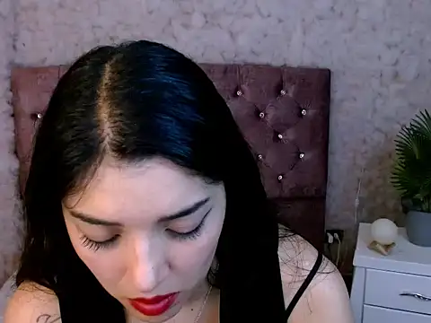 dreams girl online show from 10-22-25, 11:48