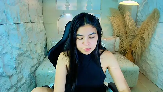 Snapshot of ambarina_r chatting on 11-25-25, 03:17 ambarina r online show from 11-25-25, 03:17