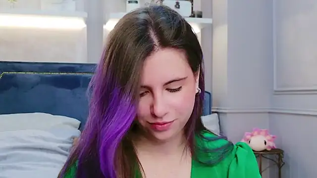 Akira Halls online show from 11-06-25, 08:54