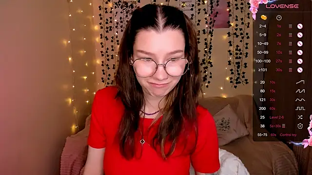 Snapshot of LinaBlossom_ chatting on 10-22-25, 02:56 LinaBlossom  online show from 10-22-25, 02:56