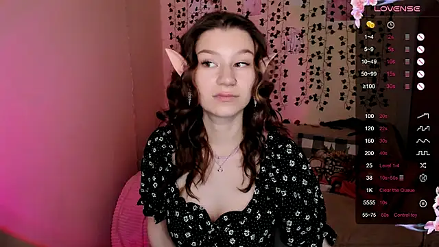 LinaBlossom  online show from 10-30-25, 08:16