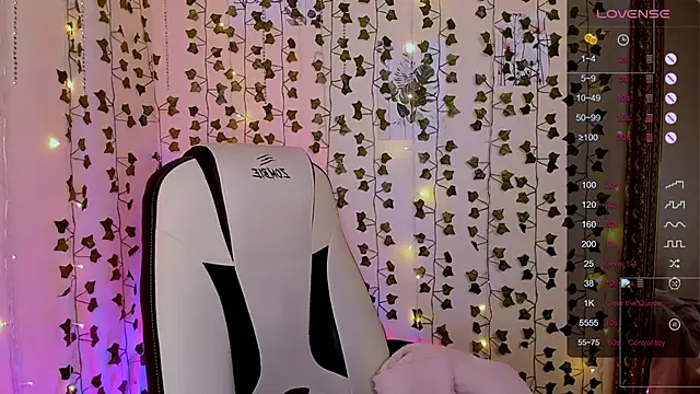 LinaBlossom  online show from 02-01-26, 06:12