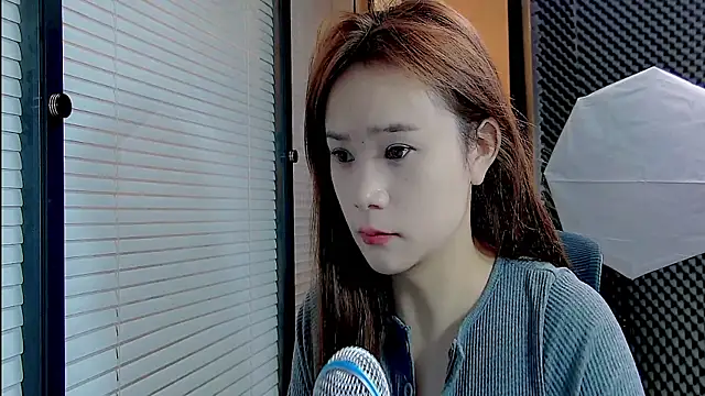 YY-27 online show from 09-21-25, 02:02