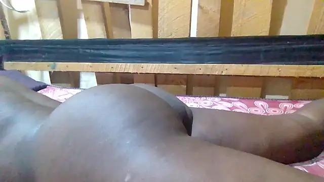 Snapshot of MishMelly chatting on 01-17-26, 04:33 MishMelly online show from 01-17-26, 04:33