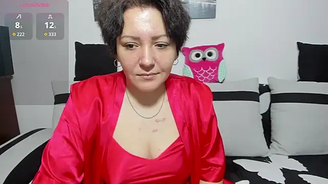Snapshot of MayaBlowsXYou chatting on 11-18-25, 04:06 MayaBlowsXYou online show from 11-18-25, 04:06