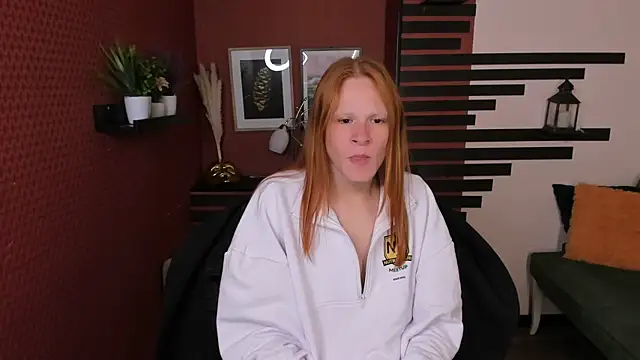 ChloeValentinee online show from 10-10-25, 09:30