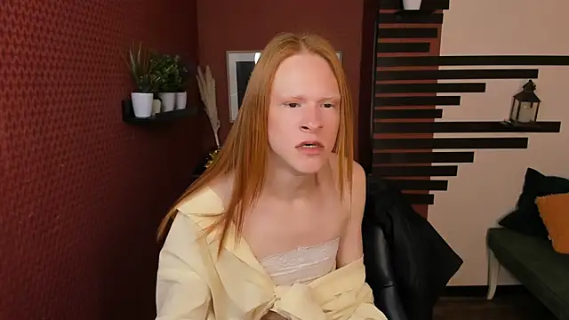 Snapshot of ChloeValentinee chatting on 10-24-25, 12:45 ChloeValentinee online show from 10-24-25, 12:45