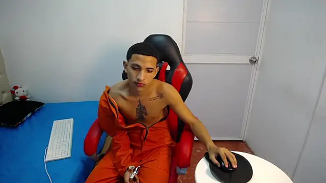 Snapshot of DEIV2_ chatting on 11-01-25, 04:25 DEIV2  online show from 11-01-25, 04:25