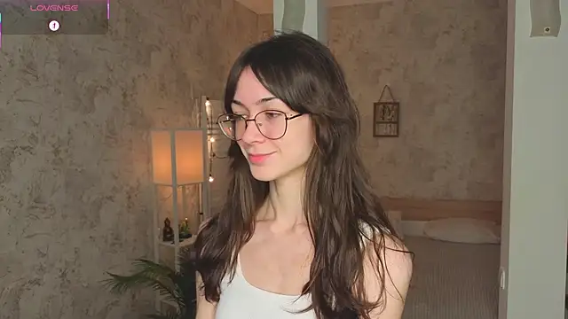 Snapshot of ReneeLippeatt chatting on 10-25-25, 07:41 ReneeLippeatt online show from 10-25-25, 07:41