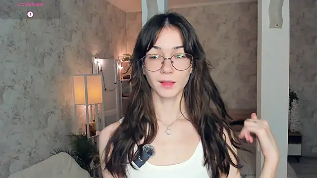 Snapshot of ReneeLippeatt chatting on 11-08-25, 07:23 ReneeLippeatt online show from 11-08-25, 07:23