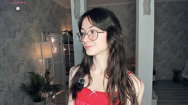 Snapshot of ReneeLippeatt chatting on 11-16-25, 07:30 ReneeLippeatt online show from 11-16-25, 07:30