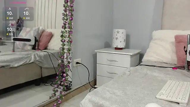 AmandaaWats online show from 10-31-25, 08:32