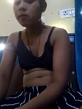 Snapshot of Mansi01 chatting on 09-30-25, 03:39 Mansi01 online show from 09-30-25, 03:39